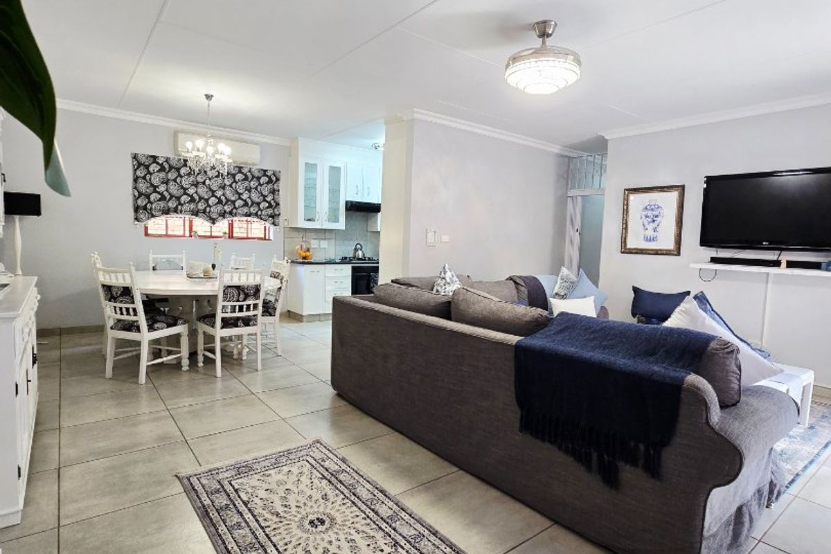 Luxurious Full-Title Townhouse – A Modern Masterpiece with Premium Upgrades - Photo 5