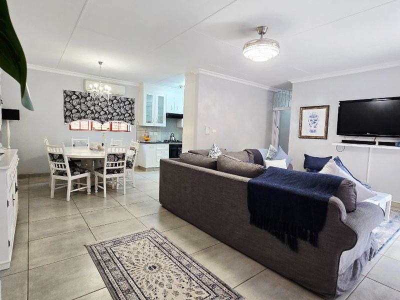 Luxurious Full-Title Townhouse – A Modern Masterpiece with Premium Upgrades - Photo 5