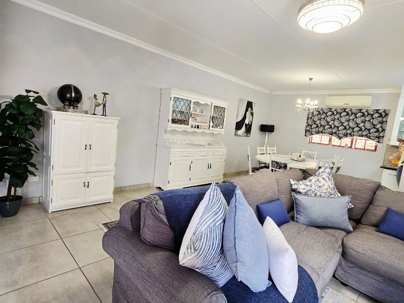 Luxurious Full-Title Townhouse – A Modern Masterpiece with Premium Upgrades - Photo 6