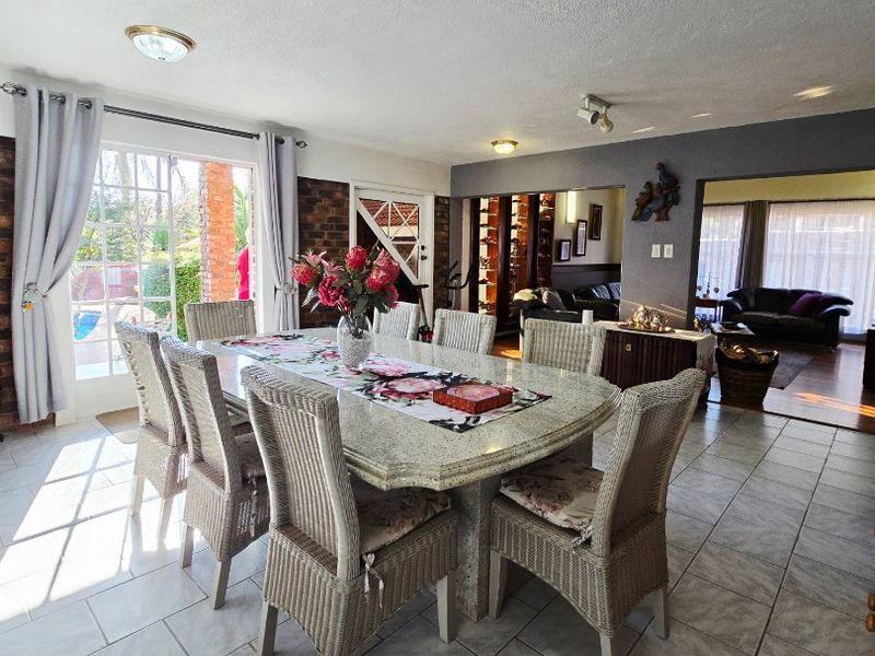 4 Bed House in Wilkoppies for Sale - Photo 4