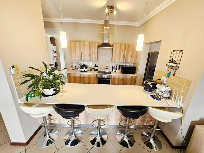 A Beautiful 3 bedroom 2 bathroom full title house for sale in Monavoni - Photo 10