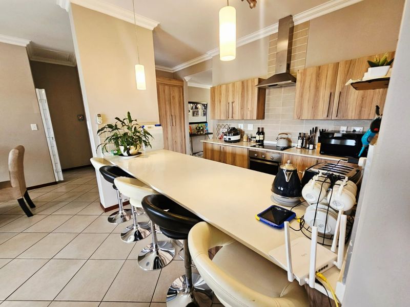 A Beautiful 3 bedroom 2 bathroom full title house for sale in Monavoni - Photo 8