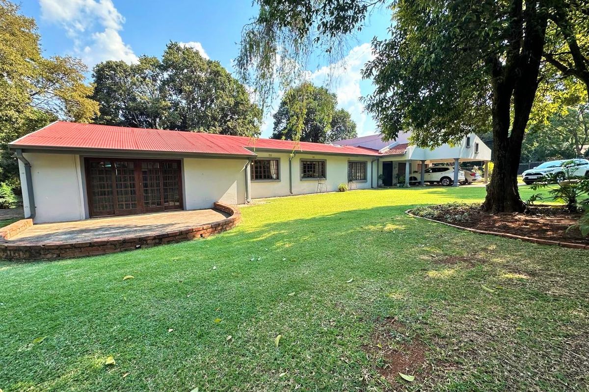 Family home at it's best in a quiet area - Photo 2