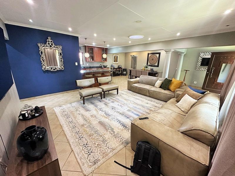 Family home at it's best in a quiet area - Photo 3