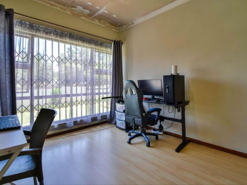 BEAUTFUL HOME IN 24H BOOMED AREA - Photo 8