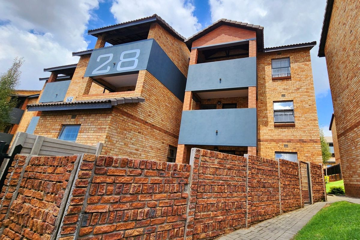 Two Bedroom Apartment To Let - San Ridge - Photo 4