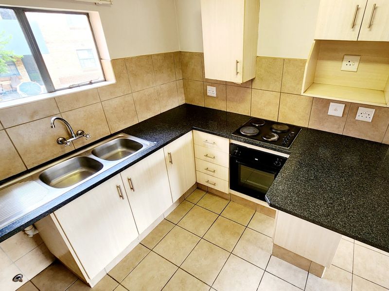 Two Bedroom Apartment To Let - San Ridge - Photo 7