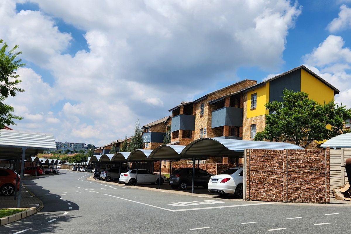 Two Bedroom Apartment To Let - San Ridge - Photo 2