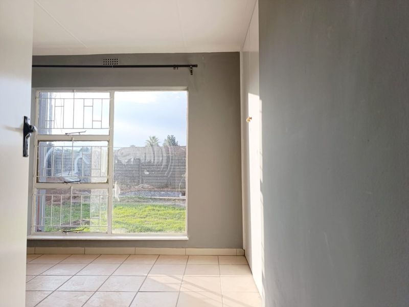 5 Bedroom 3 Bathroom  House for Rent. - Photo 7