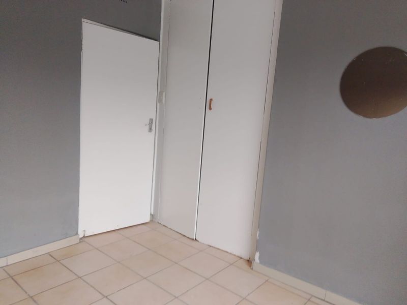 5 Bedroom 3 Bathroom  House for Rent. - Photo 6