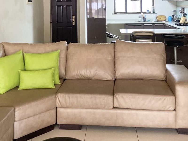 3 bedroom, 2 bathroom apartment at the Walford Estate  - Photo 3