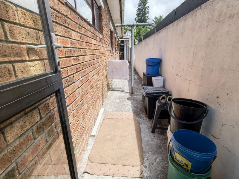 Three Bedroom Spacious family home with Two one bedrooms Flatlet for sale in Crawford. - Photo 10