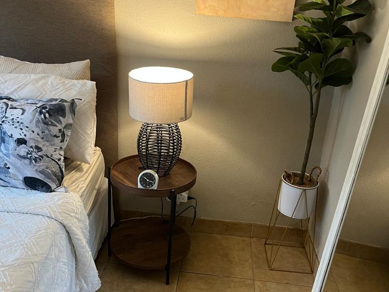 Charming 2 Bedroom Unit with Private Garden! - Photo 8