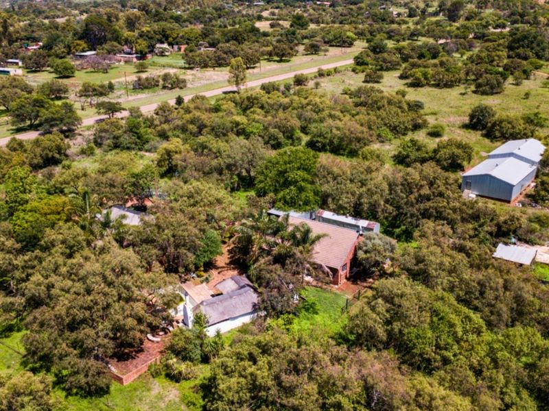 4.2ha Smalholding in Kameeldrift west - Photo 2