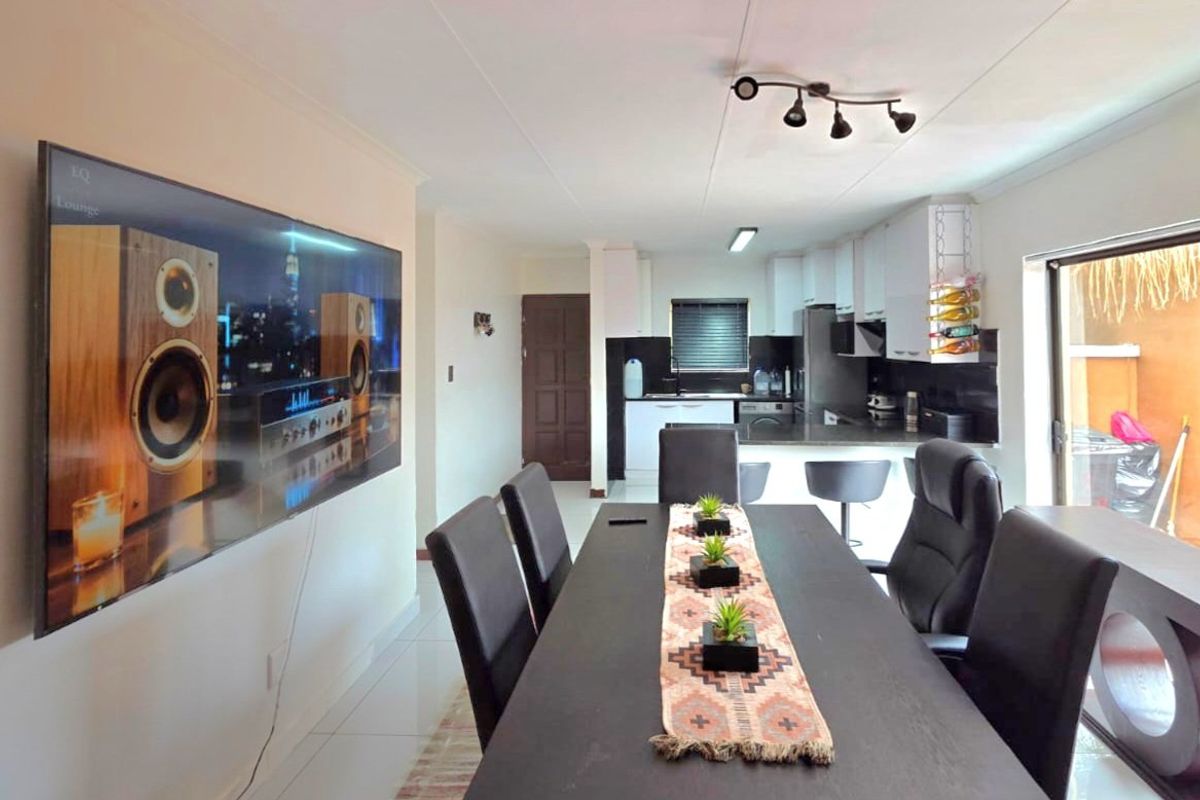 Family Home in Secure Estate  Brits - Photo 4