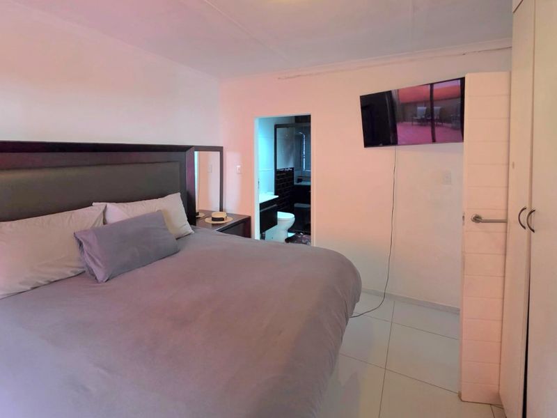 Family Home in Secure Estate  Brits - Photo 7