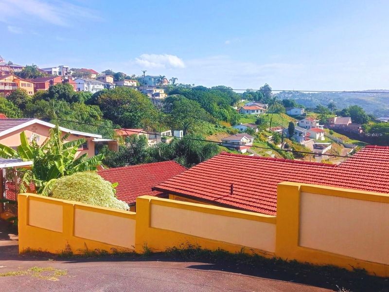 Spacious 3 Bedroom Upstairs Apartment with Utilities Included - Photo 10