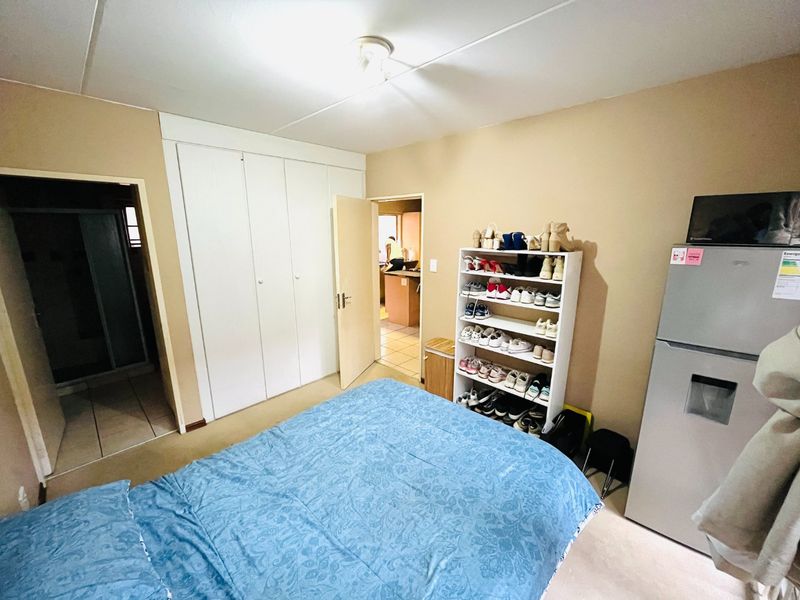Spacious two bedroom and two bathroom apartment in Erand Garden, midrand - Photo 9