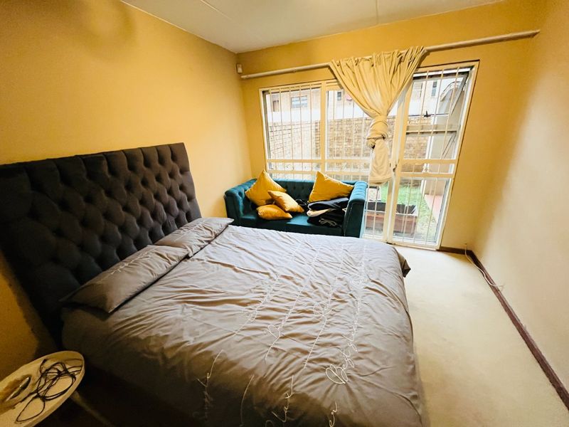 Spacious two bedroom and two bathroom apartment in Erand Garden, midrand - Photo 8