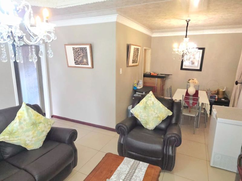 3 Bedroom House in Stilfontein Ext 4 for Sale - Photo 5