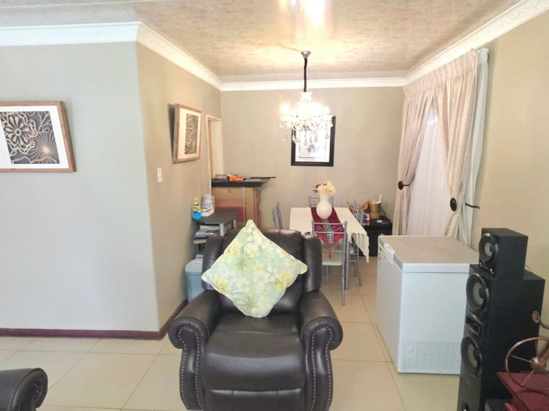 3 Bedroom House in Stilfontein Ext 4 for Sale - Photo 4