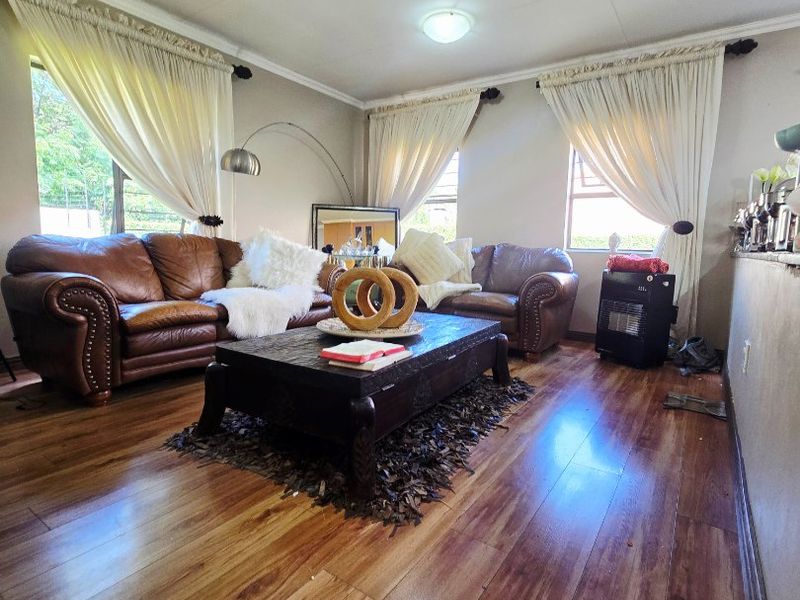 Elegant Full Title Townhouse - Photo 7