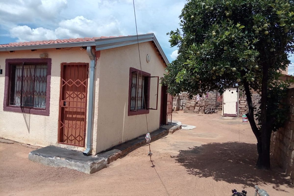 2 Bedroom House in Soshanguve P - Photo 5