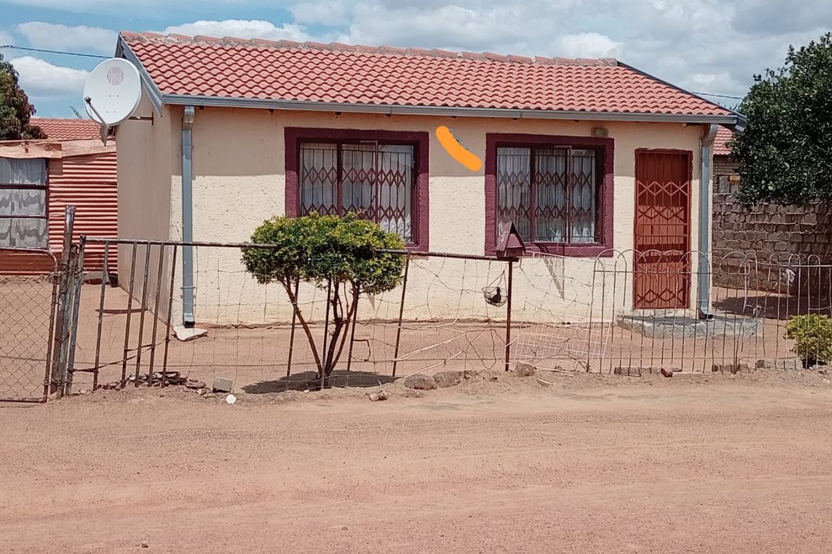 2 Bedroom House in Soshanguve P - Photo 4
