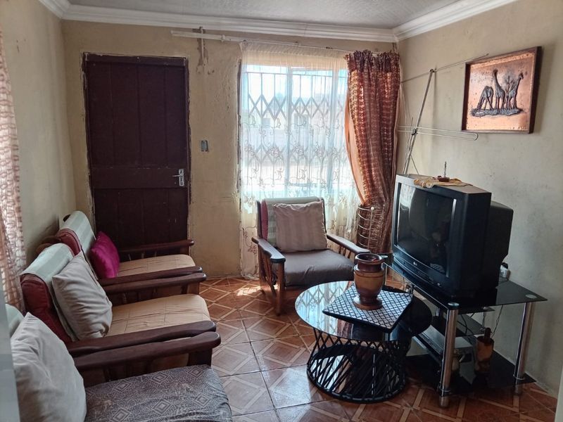 2 Bedroom House in Soshanguve P - Photo 9