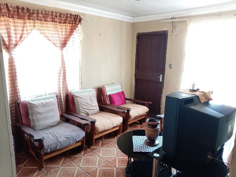 2 Bedroom House in Soshanguve P - Photo 8