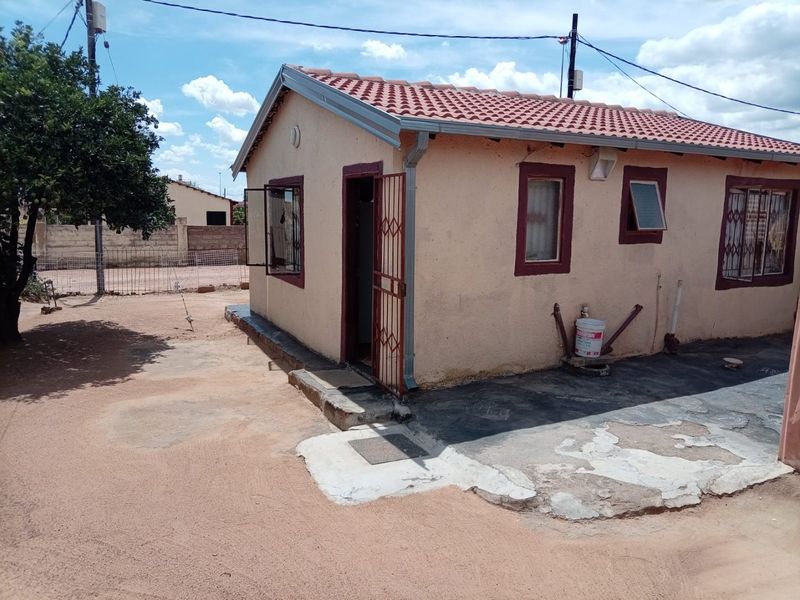 2 Bedroom House in Soshanguve P - Photo 6