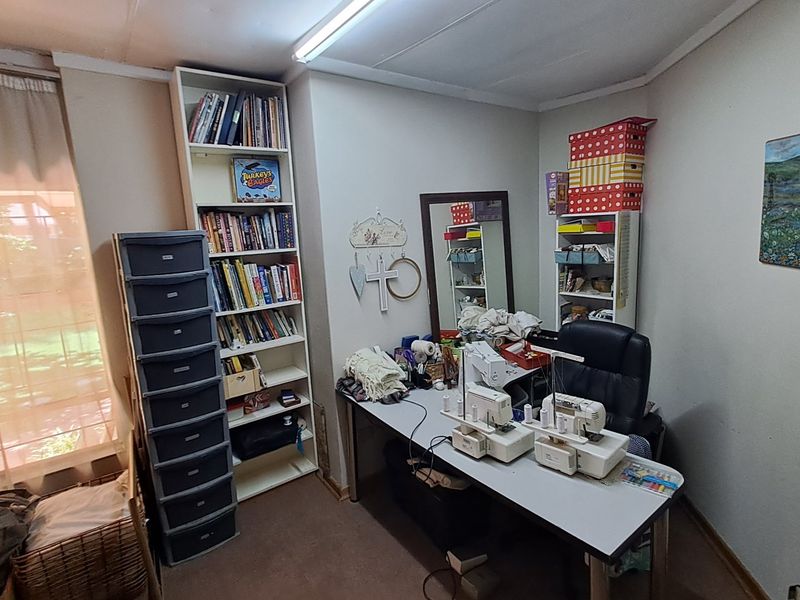 Immaculate Family Home in upper Universitas area - Photo 8