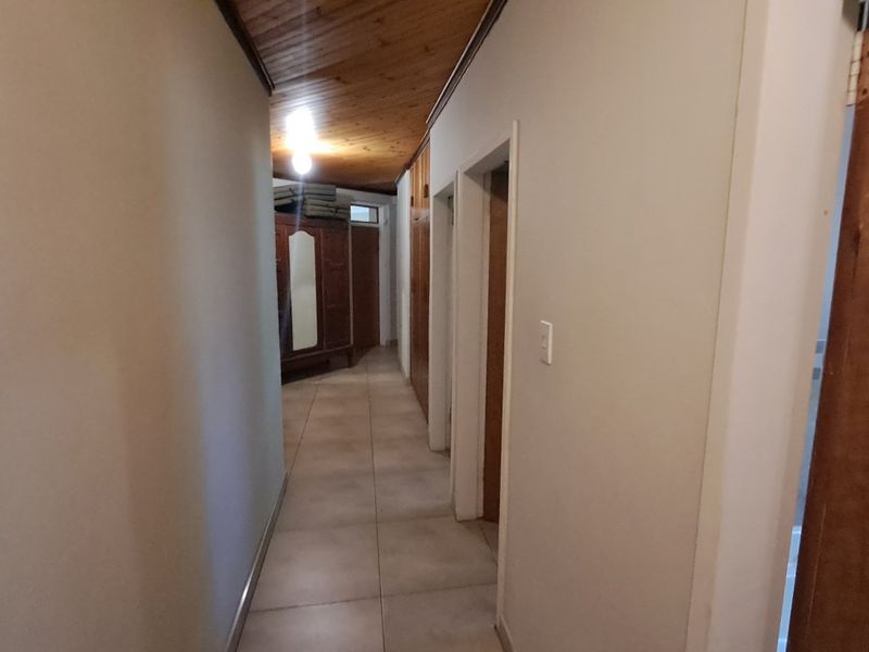 Immaculate Family Home in upper Universitas area - Photo 7