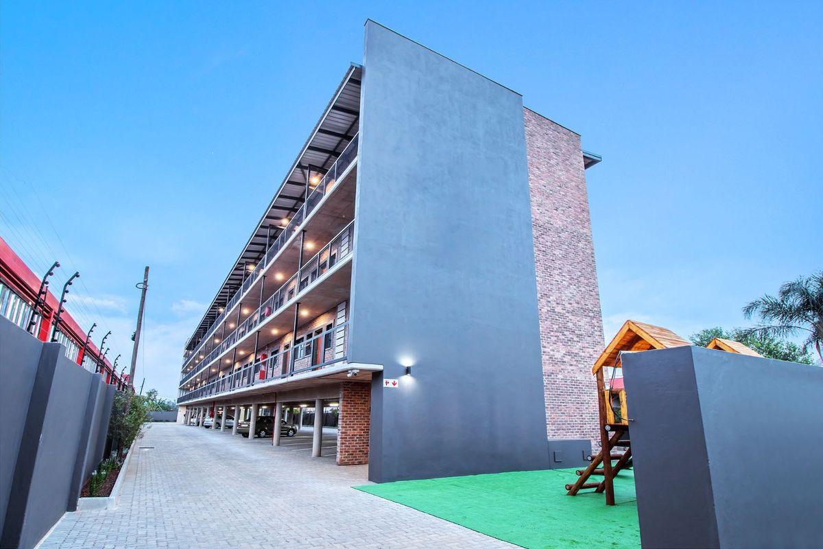 Full Title Newly developed building with 30 x Apartments - PRICE excludes VAT - Photo 2