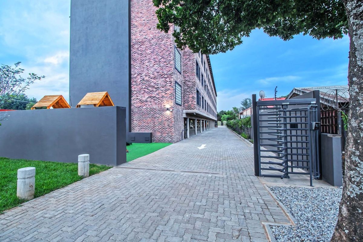 Full Title Newly developed building with 30 x Apartments - PRICE excludes VAT - Photo 4