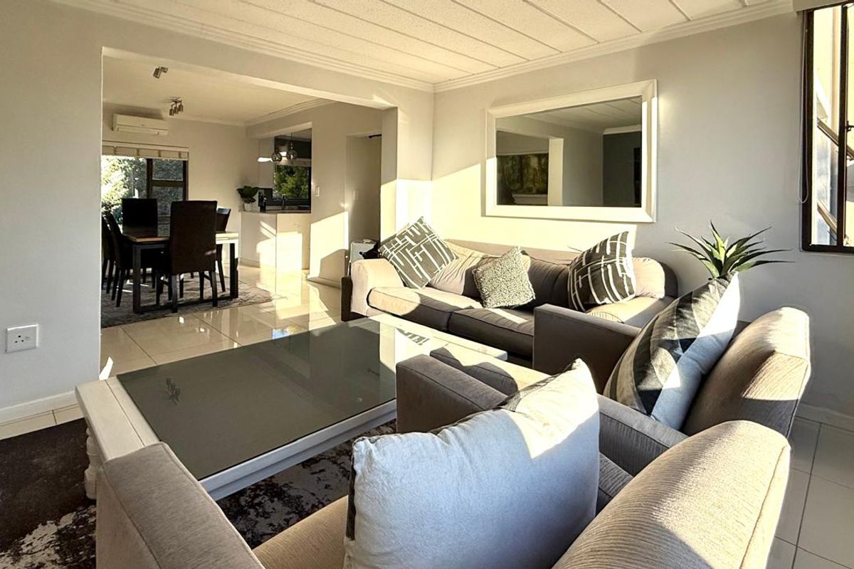 Fully Furnished 2-Bed in | Bryanston - Photo 5