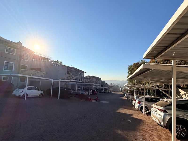 Fully Furnished 2-Bed in | Bryanston - Photo 8