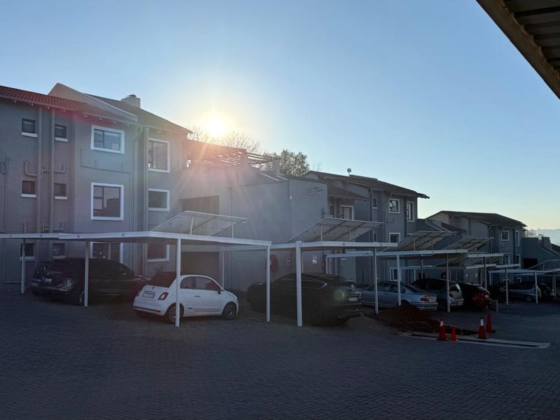 Fully Furnished 2-Bed in | Bryanston - Photo 4