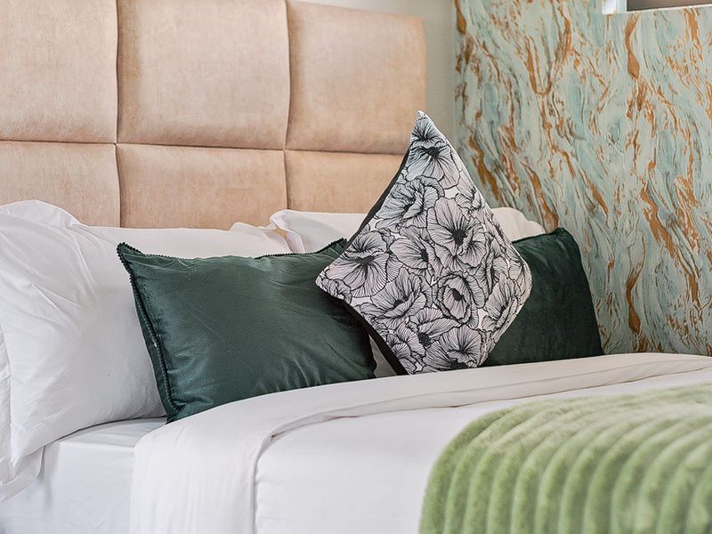 2 Bedroom Loft Apartment – Paulshof (2nd Floor) - Photo 3