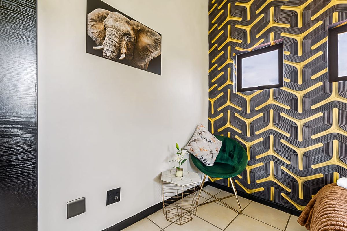 Luxury Fully Furnished Loft Apartment – Paulshof - Photo 4