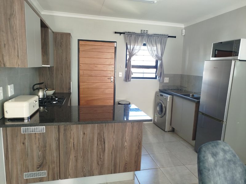 Charming Three Bedroom House For Sale - Photo 6