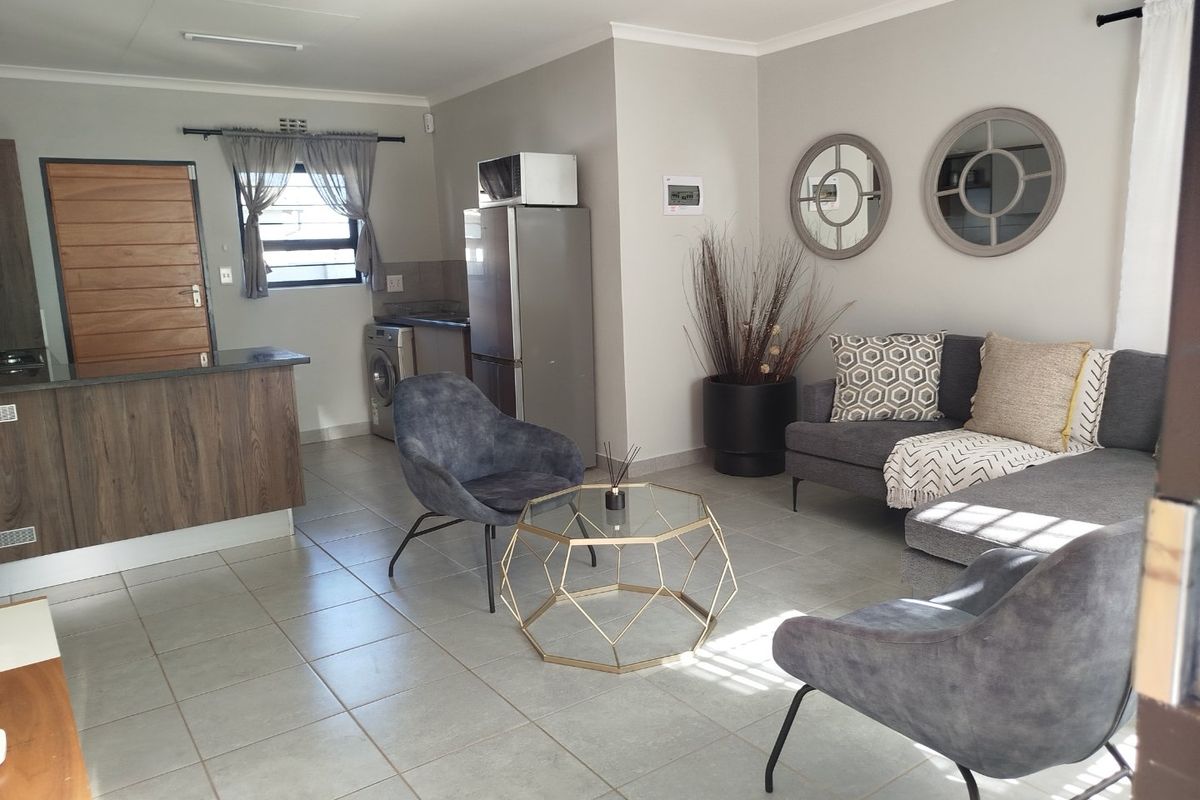 Charming Three Bedroom House For Sale - Photo 4