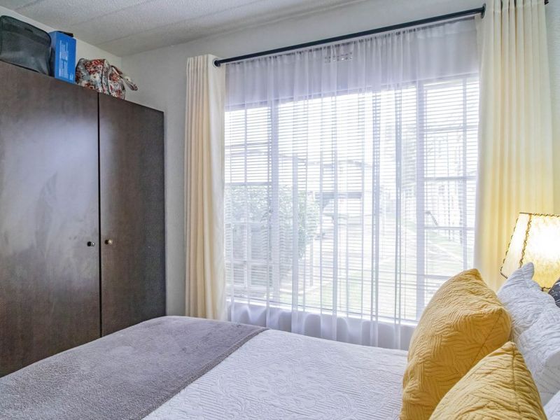 Affordable & Convenient 3 Bedroom Flat – Great Investment Opportunity! - Photo 5