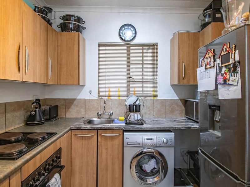 Affordable & Convenient 3 Bedroom Flat – Great Investment Opportunity! - Photo 4