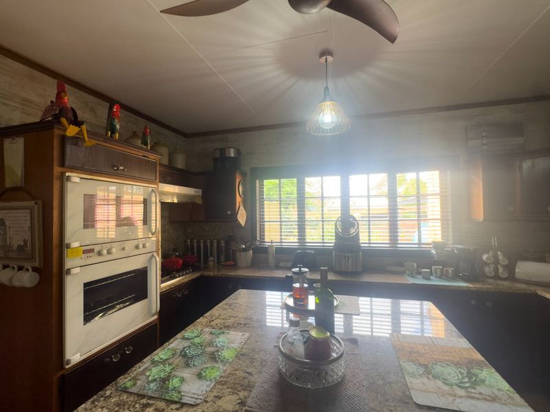 Double storey home - Photo 4