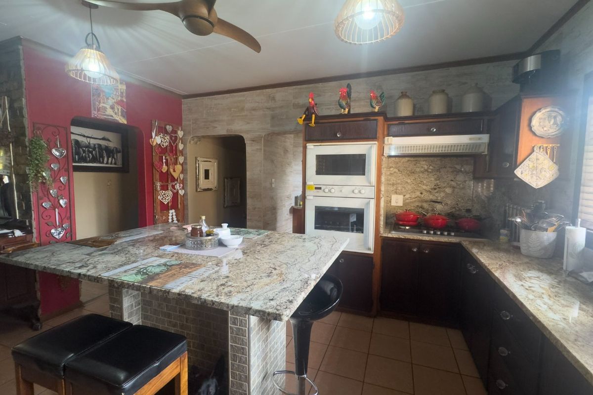 Double storey home - Photo 5