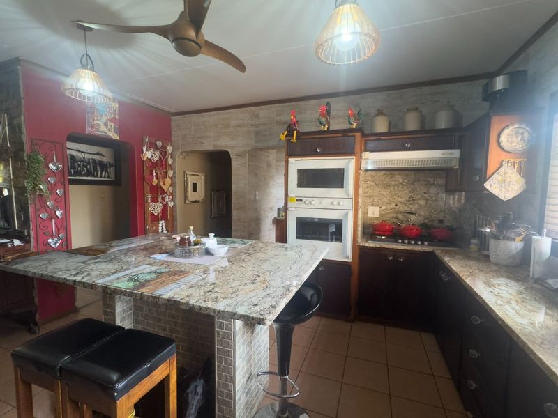 Double storey home - Photo 5