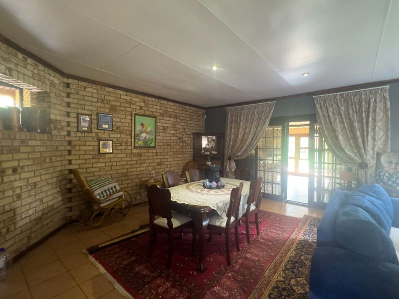 Double storey home - Photo 9