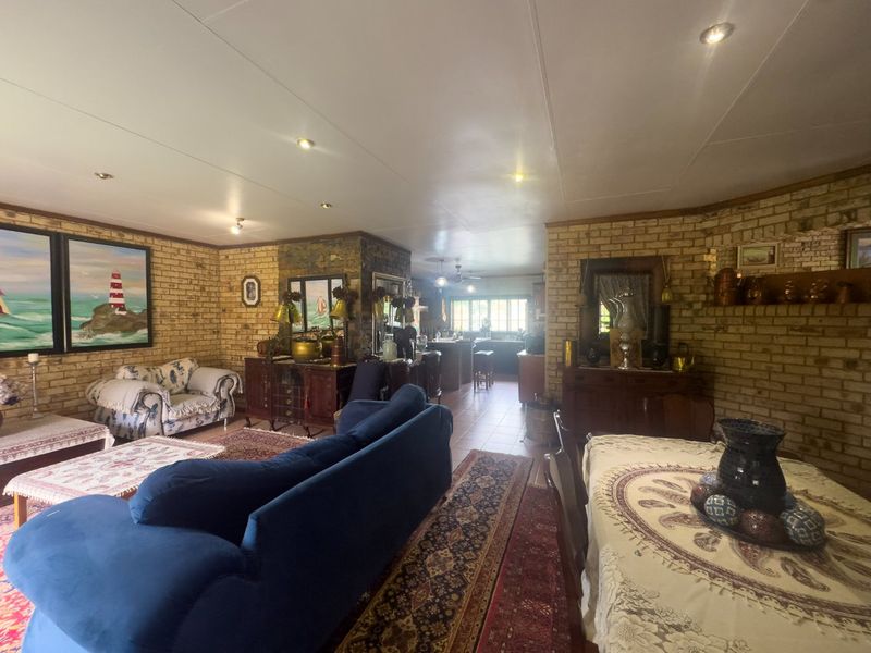 Double storey home - Photo 8