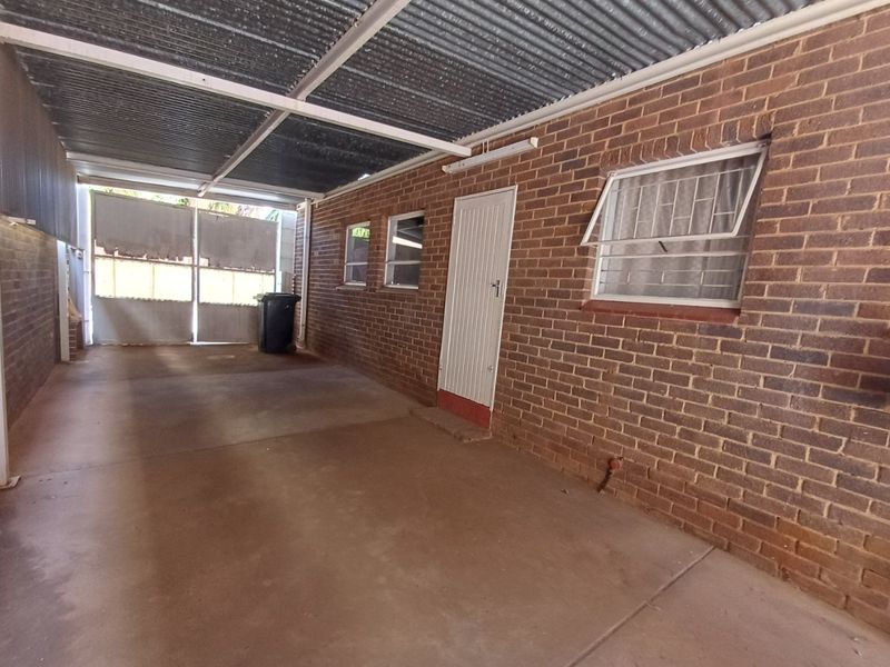 3 Bedroom Townhouse For Sale in Stilfontein. - Photo 6